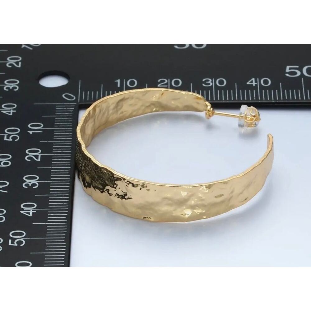 14K Gold Filled 40mm Wide Hammered C-Shaped Hoop Earrings - Picture 4 of 4